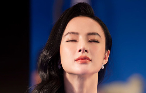 Angela Phương Trinh "lột xác" nóng bỏng, sẵn sàng trở lại showbiz
